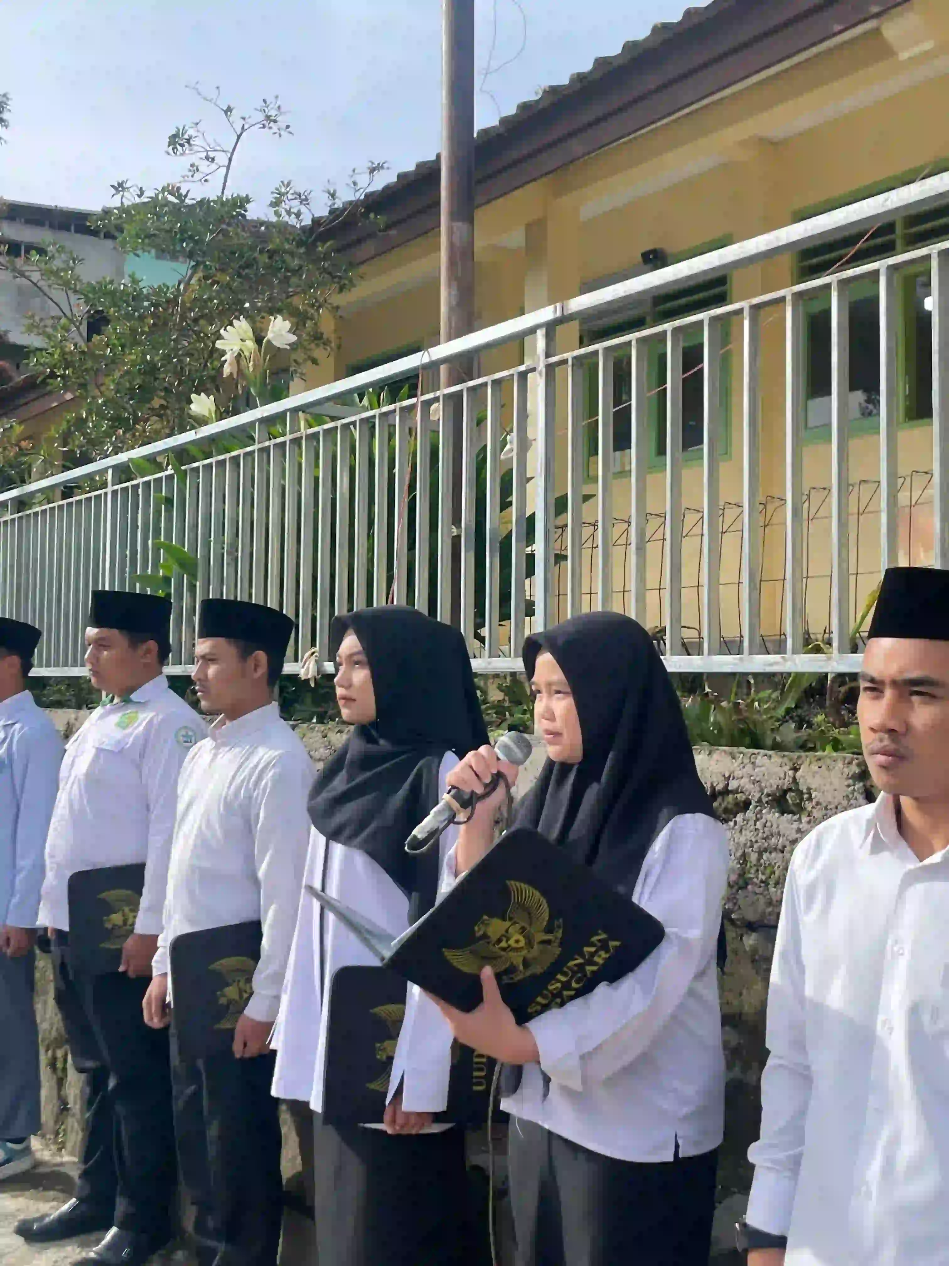 Upacara Hari Guru Tahun 2025